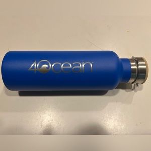 4Ocean reusable, recycled, eco-friendly bottle.